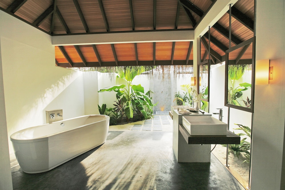 Velassaru Maldives 5*