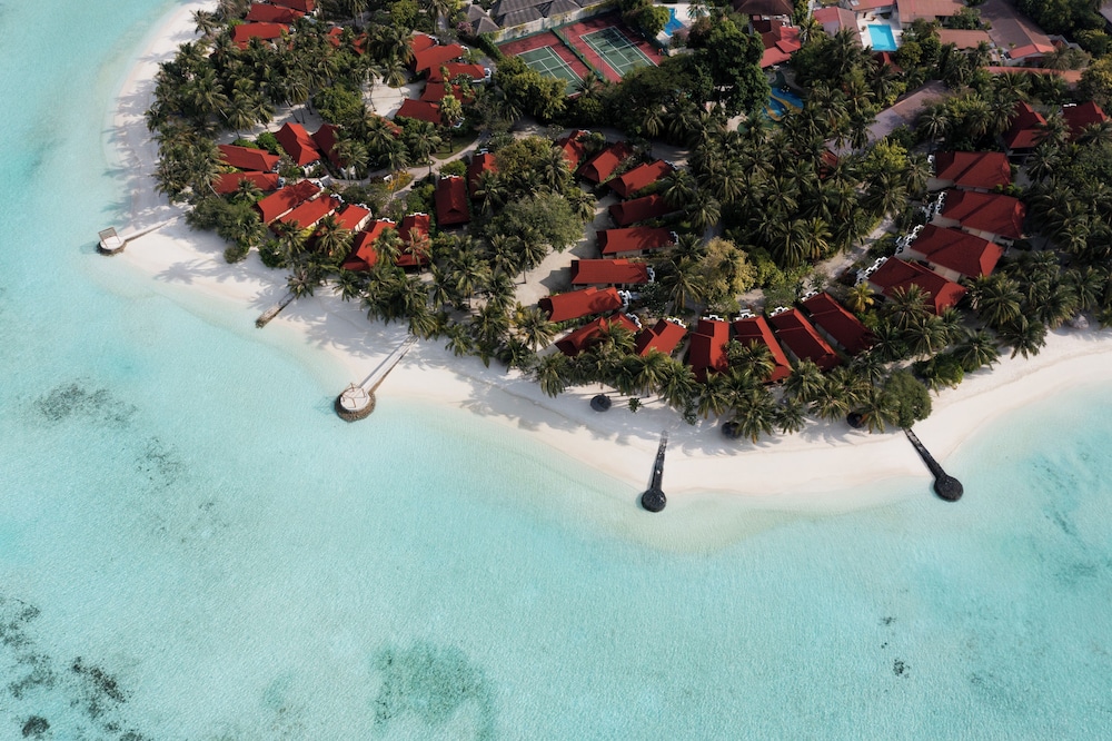 Kurumba Maldives 5*