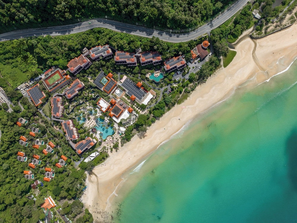 Centara Grand Beach Resort Phuket 5*