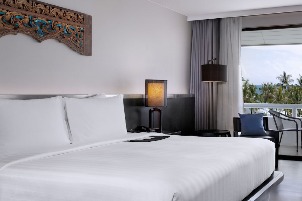 Le Meridien Phuket Beach Resort 5*