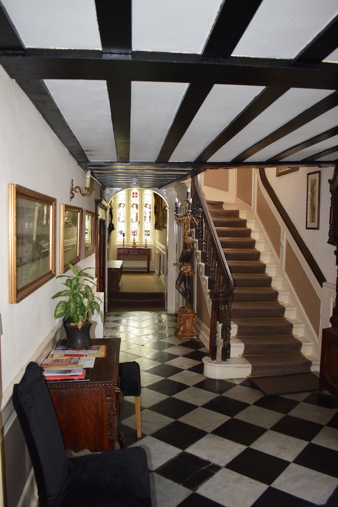 Harmondsworth Hall