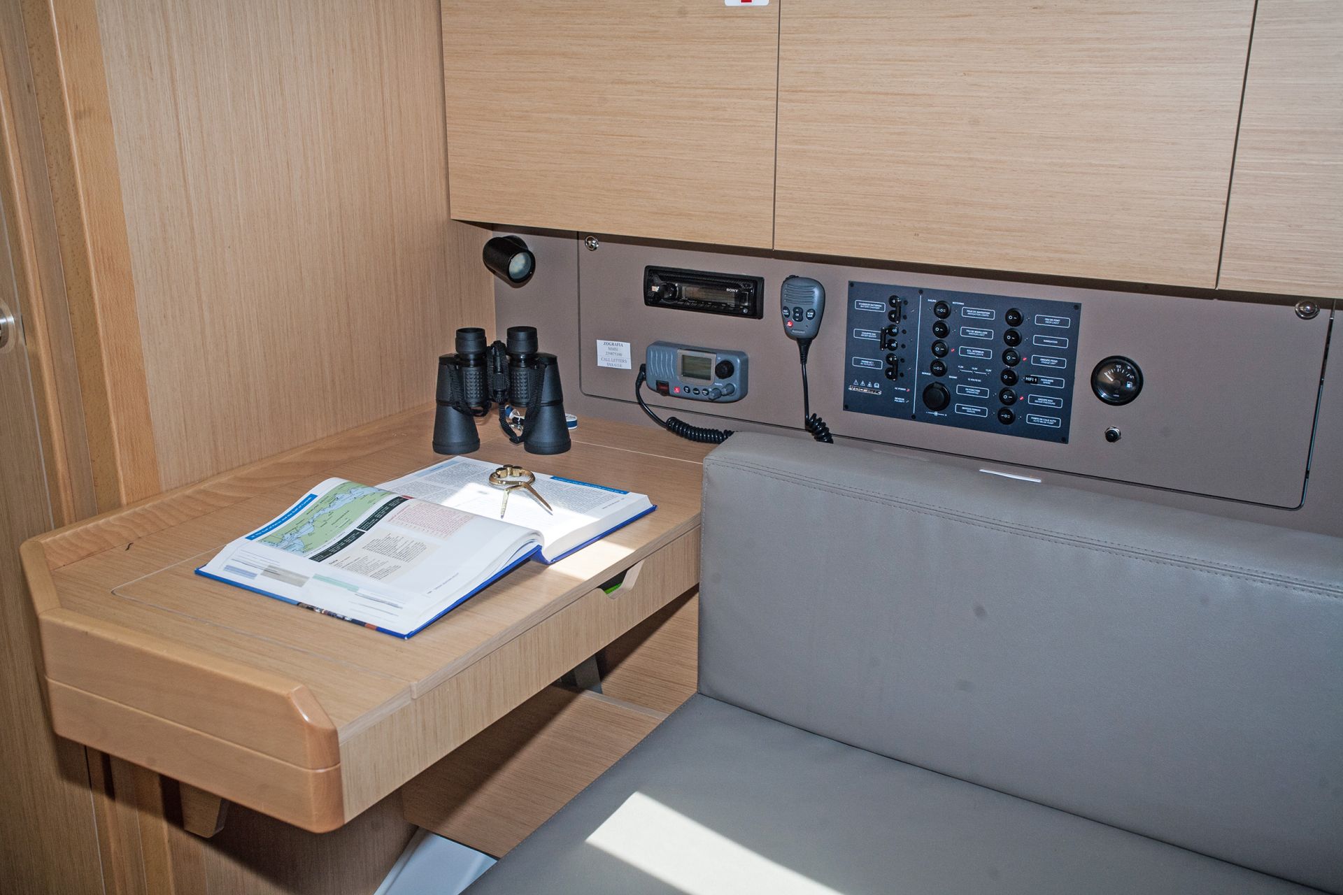 Oceanis 38 27